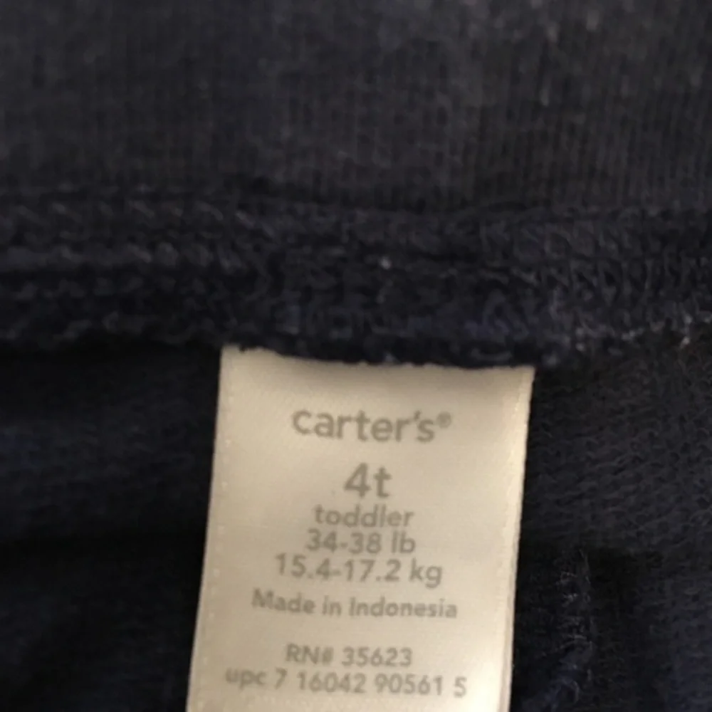 Carter’s Girls size 4t navy shorts